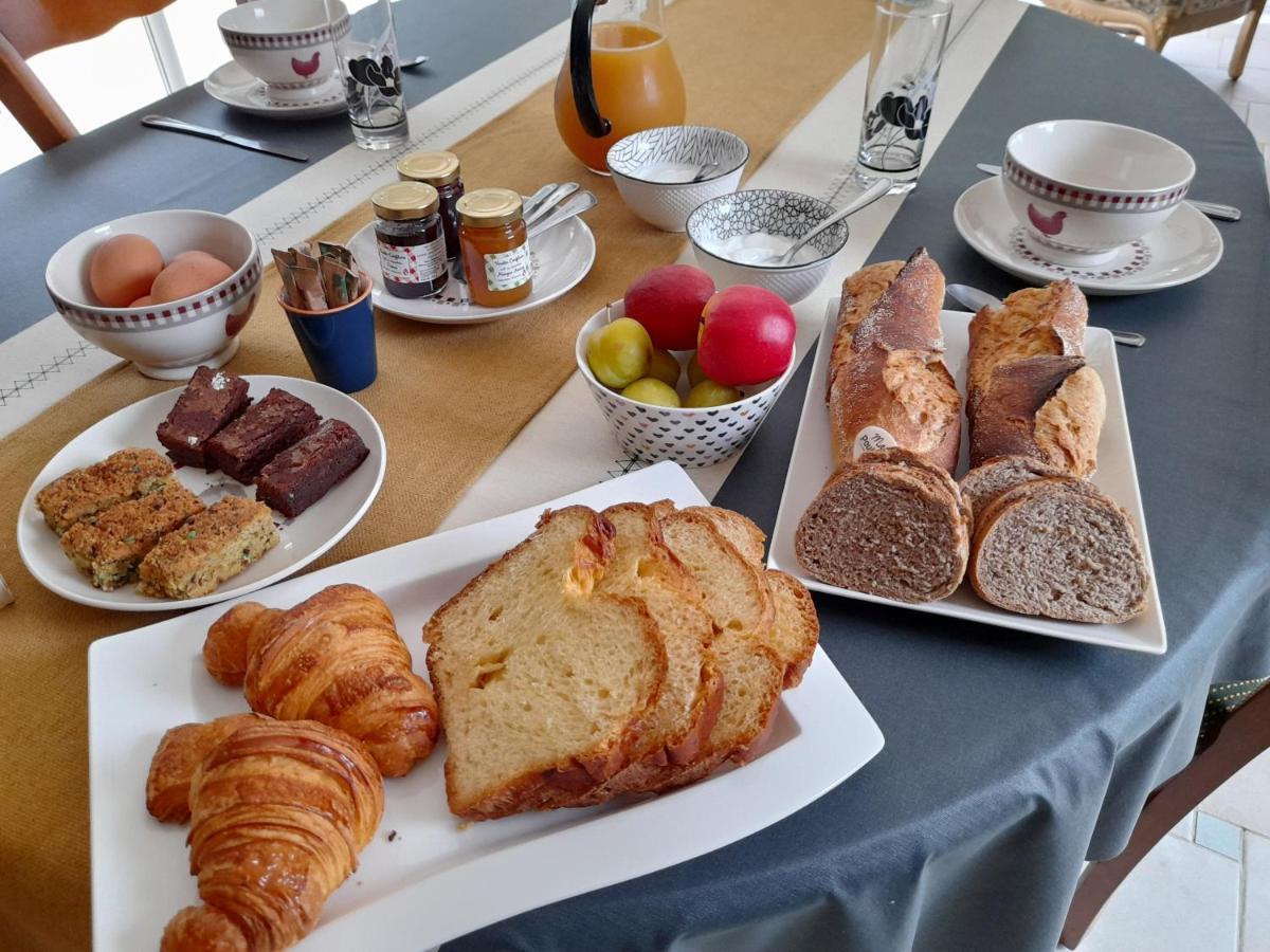 A L'Oree Du Cedre Hotell Pouzauges Eksteriør bilde